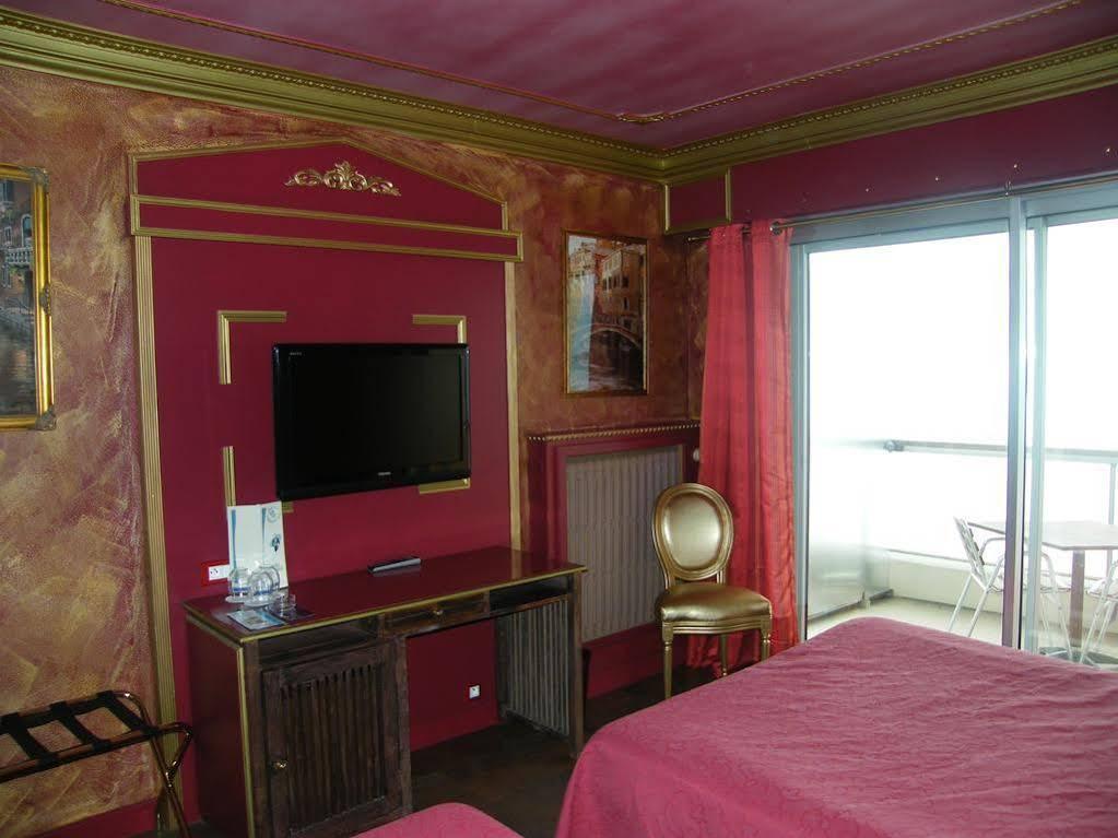 Hotel Le Christina La Baule-Escoublac Exteriör bild