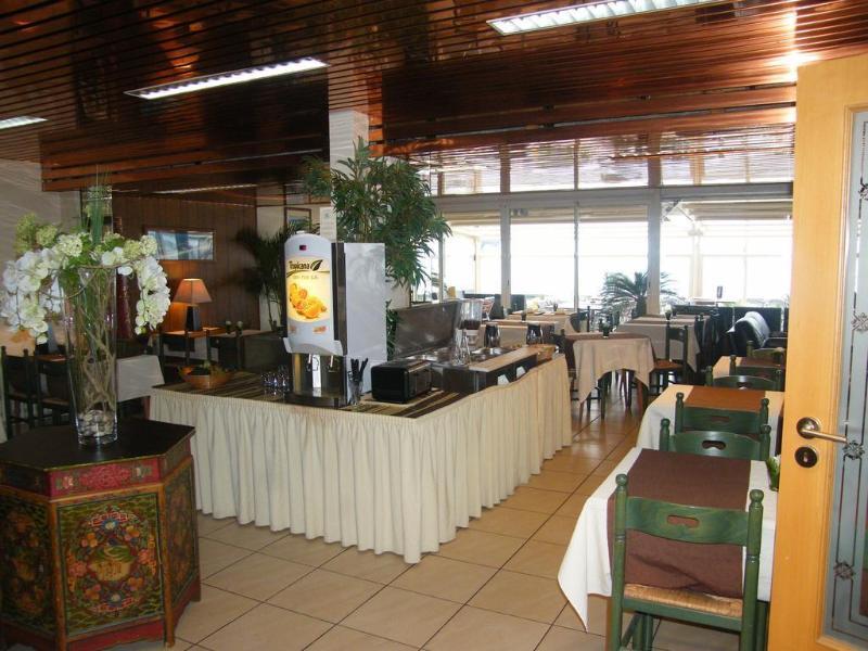 Hotel Le Christina La Baule-Escoublac Exteriör bild