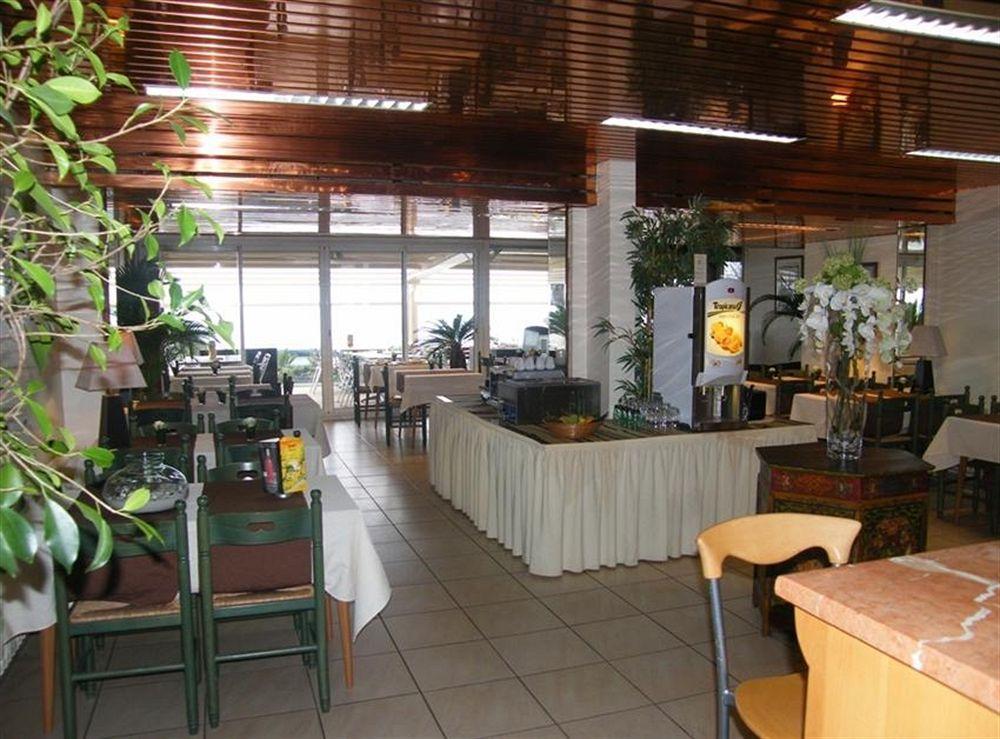Hotel Le Christina La Baule-Escoublac Exteriör bild